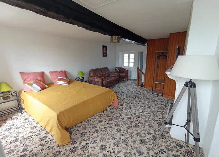 Holiday home La Maison Bleue 1 Saint-Pierre-du-Regard